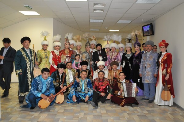 Өнердегі ұстаздары мен достары